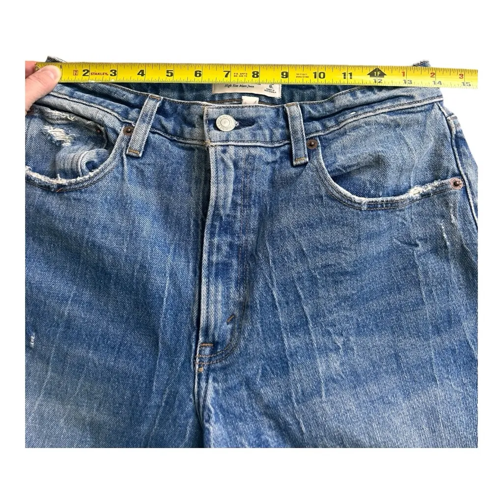 Abercrombie & Fitch High Rise Mom Jeans in a medium wash Size 28 (6) - Image 5