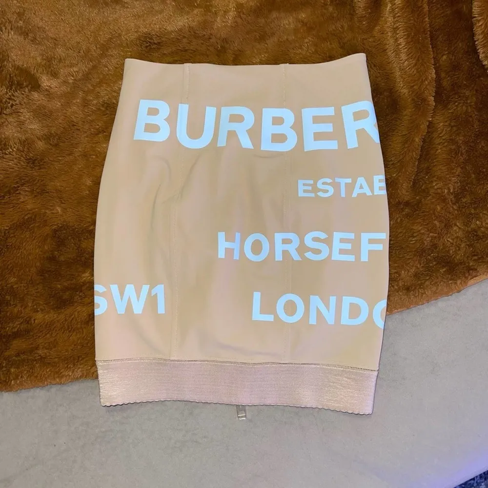 Burberry Horseferry Print Mini Skirt in Nude - Image 5