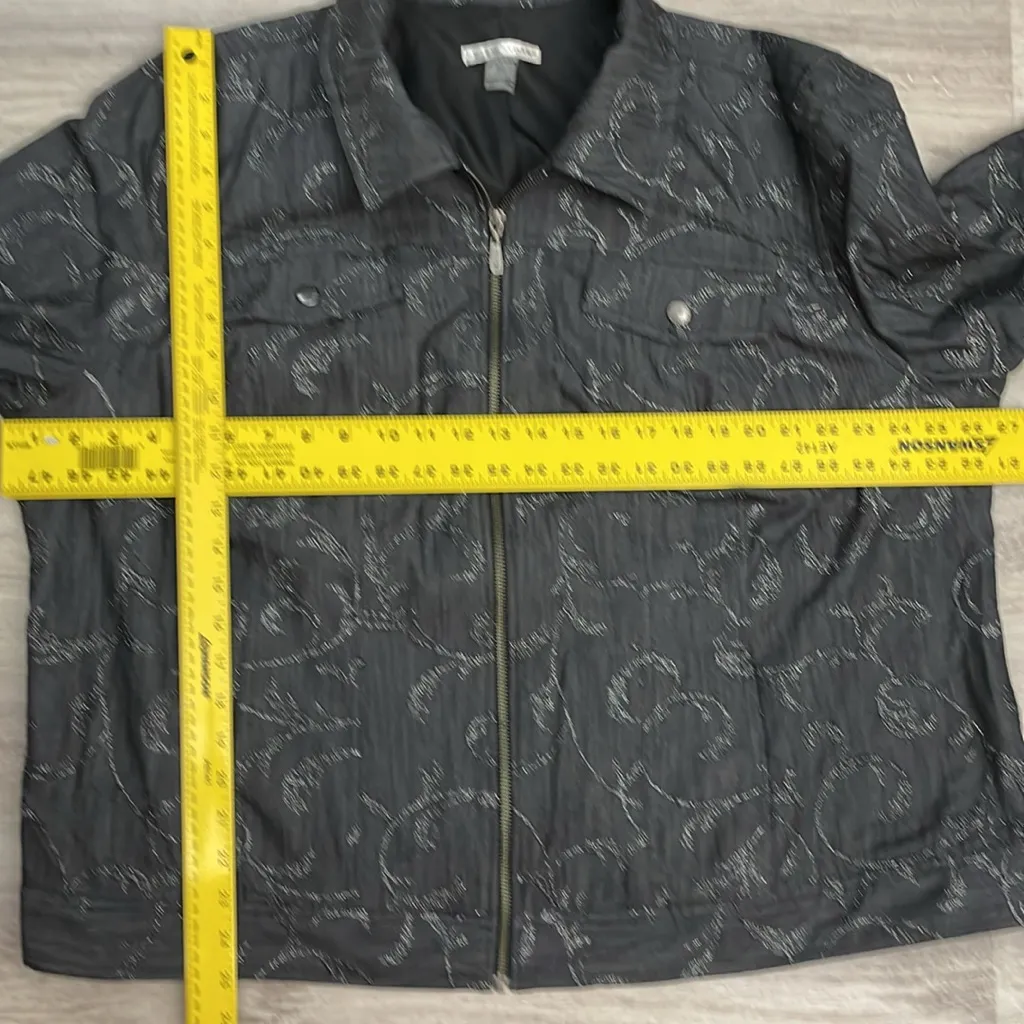 Peter Nygard Black Denim with Silver Sparkle Embroidered Detail Jacket Size 22 - Image 15