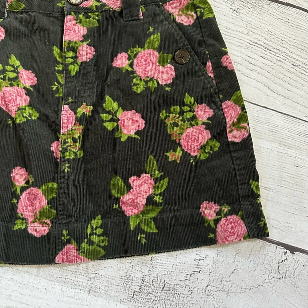 Wild Fable Women's High Rise Black Floral Corduroy Mini Skirt Size 4 - Image 4