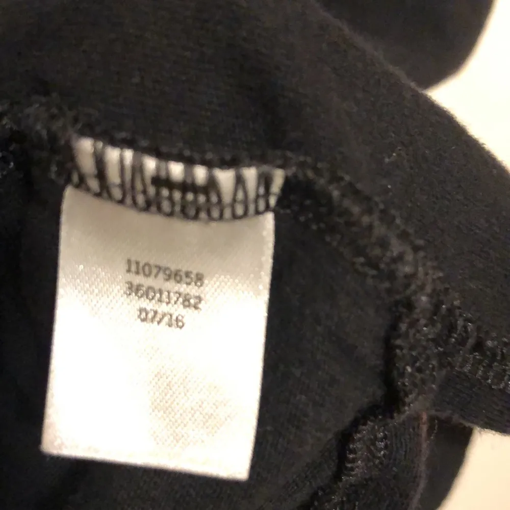 Pink Victoria’s Secret With With 5th & Ocean Black/Green Women’s Top Size XS - Image 7