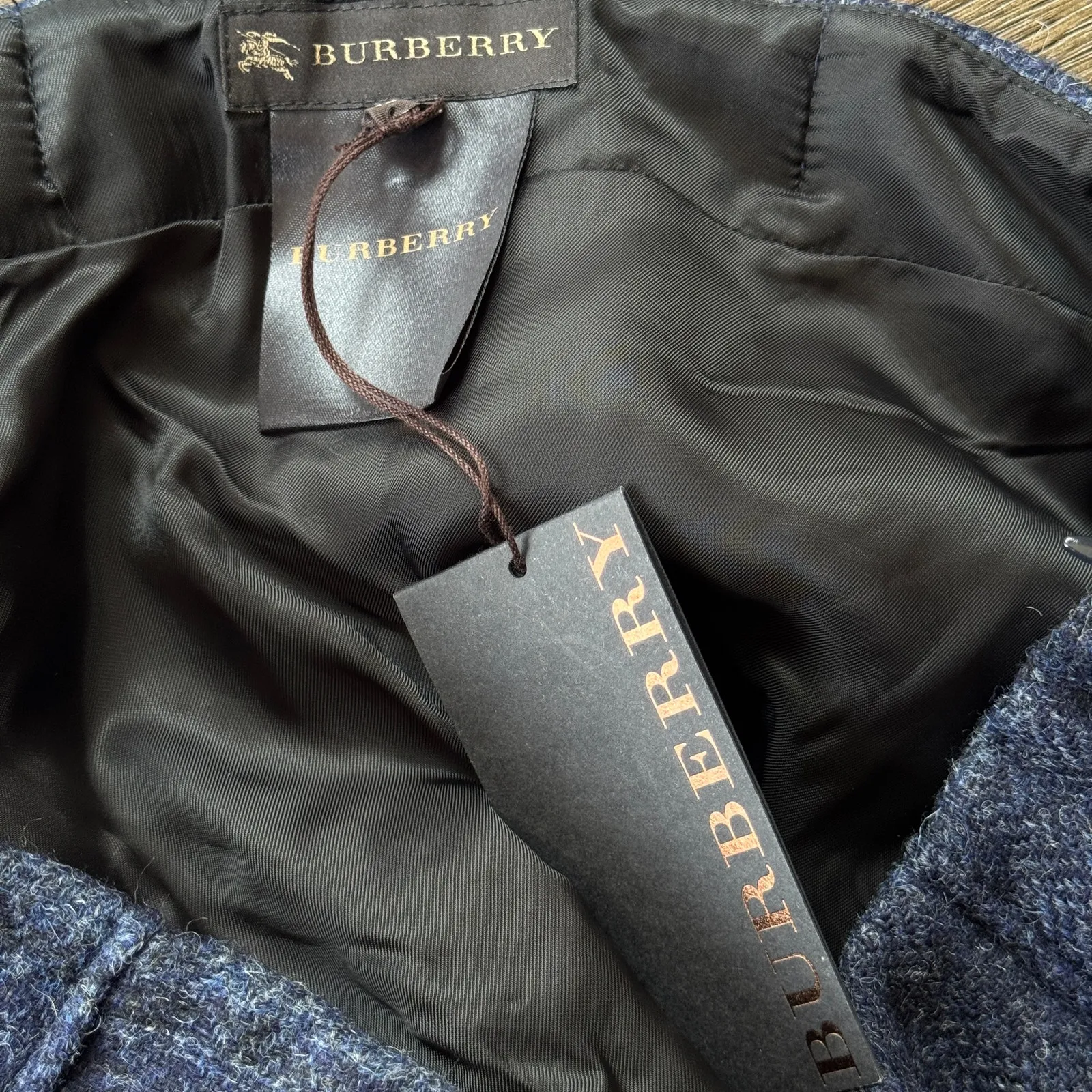 NEW Burberry Wool‎ Skirt Navy Blue Plaid Size 42 - Image 3