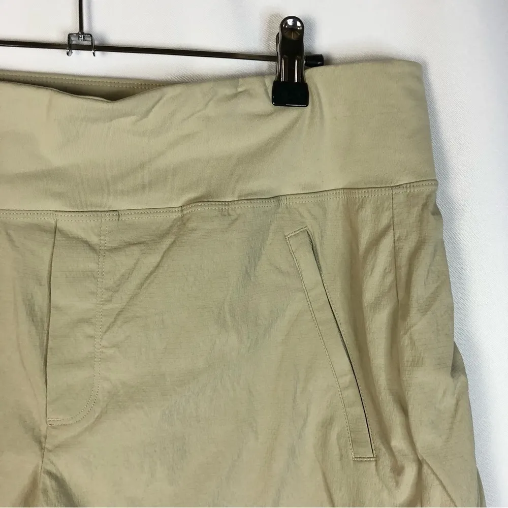 Athleta Beige Ecru Trekkie North Pull On Short 14 - Image 4