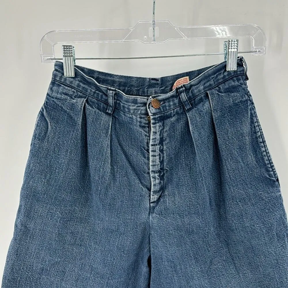 Vintage Calvin Klein denim front pleated  high waisted shorts size S 90s 80s - Image 3