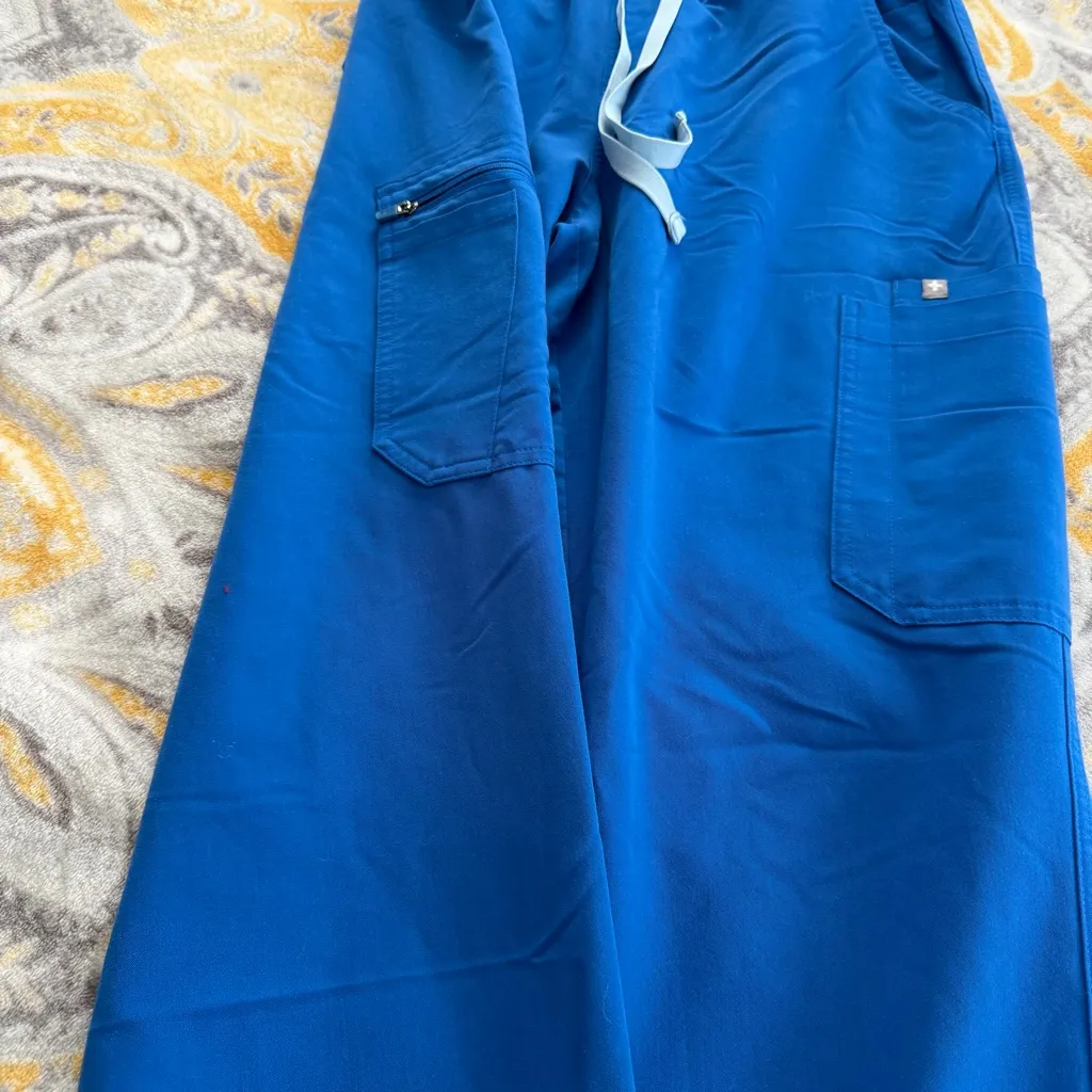 Figs Blue Straight Leg Scrub Pants size Large - Image 3