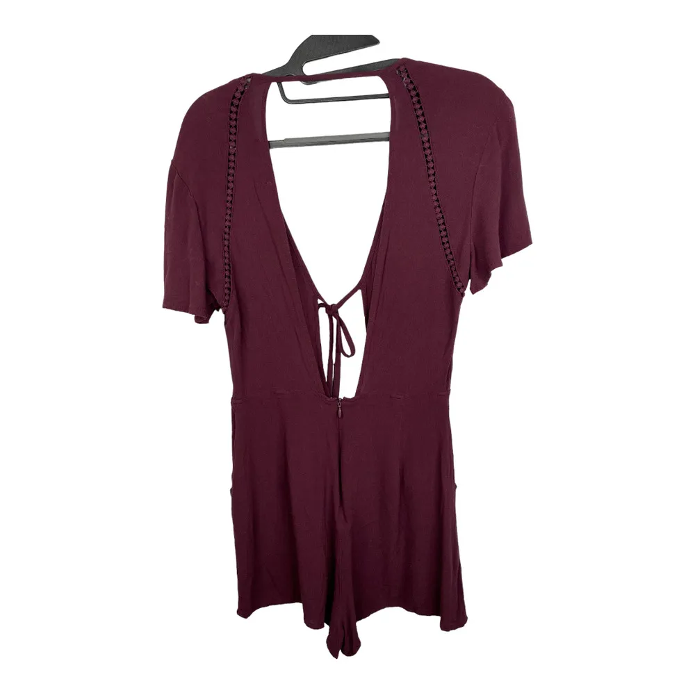 Kendall & Kylie Burgundy Tie Front Open Back Romper Jumpsuit Shorts Size Small - Image 3
