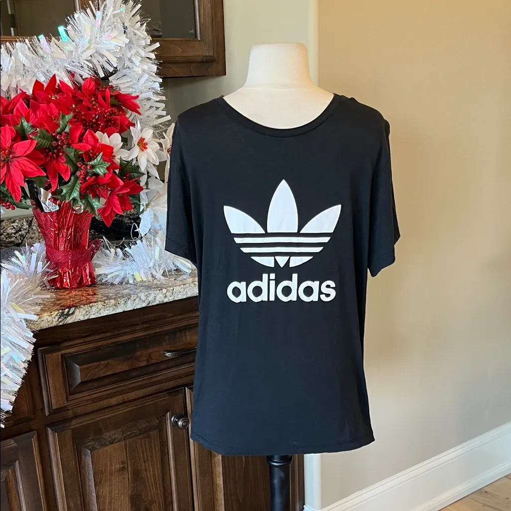 Adidas Black Comfy T Shirt Like New condition Size M - Image 3