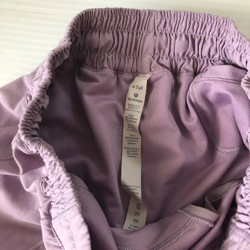 Lululemon Hotty Hot Short 4" Lilac Quartz, 4 - Image 4