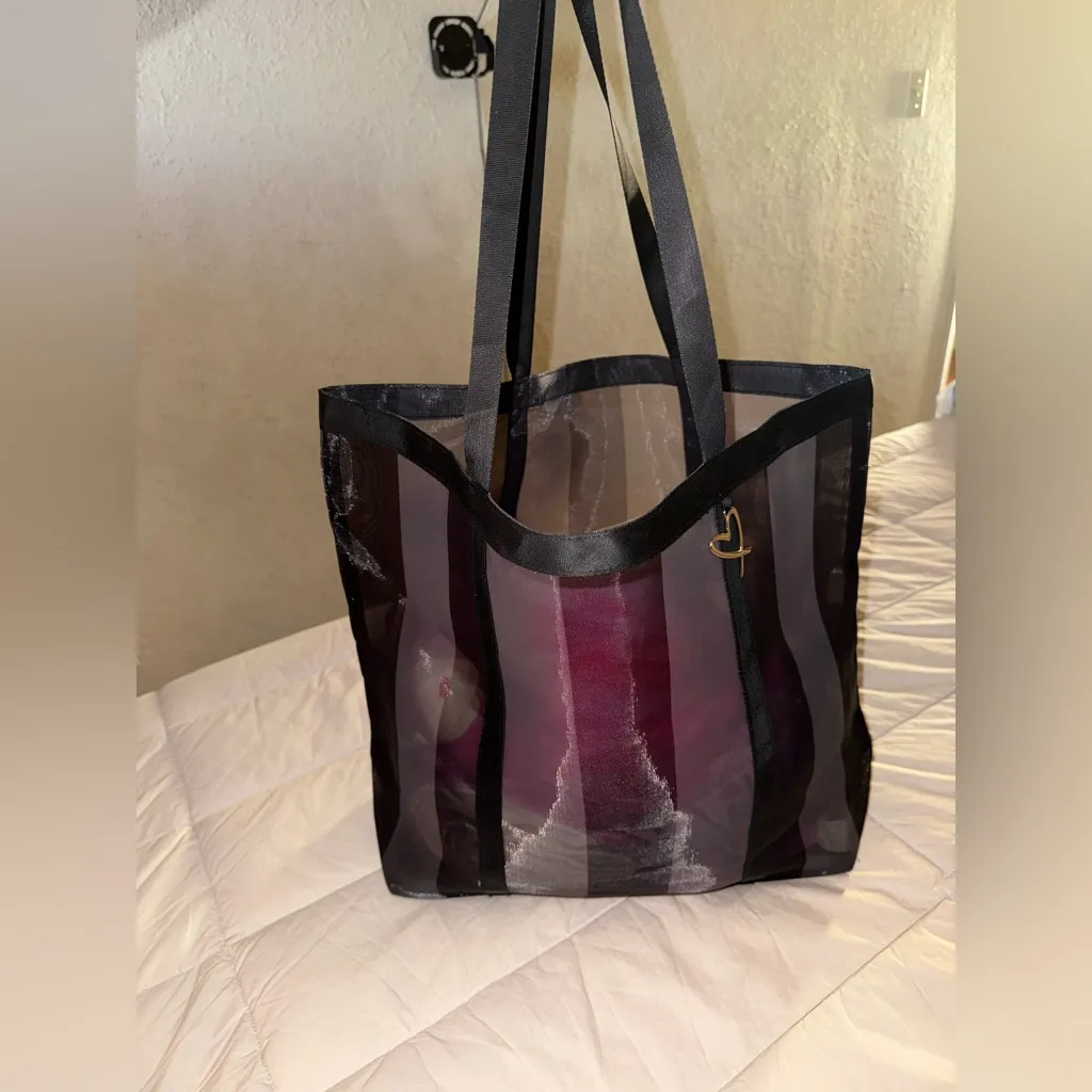 Victoria's Secret Black Mesh Tote with Gold Heart - Image 7