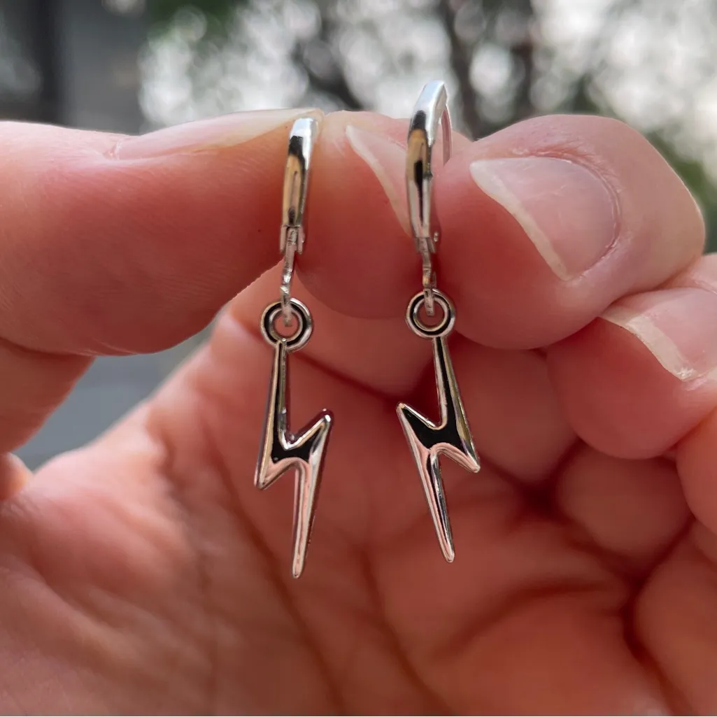 Silver lightning bolt earrings metal rock grunge gift new teen wife girlfriend - Image 3