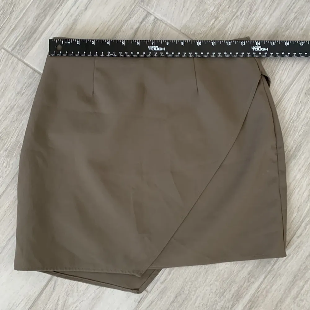 Green Olive Mini Skirt / Size S - Image 8
