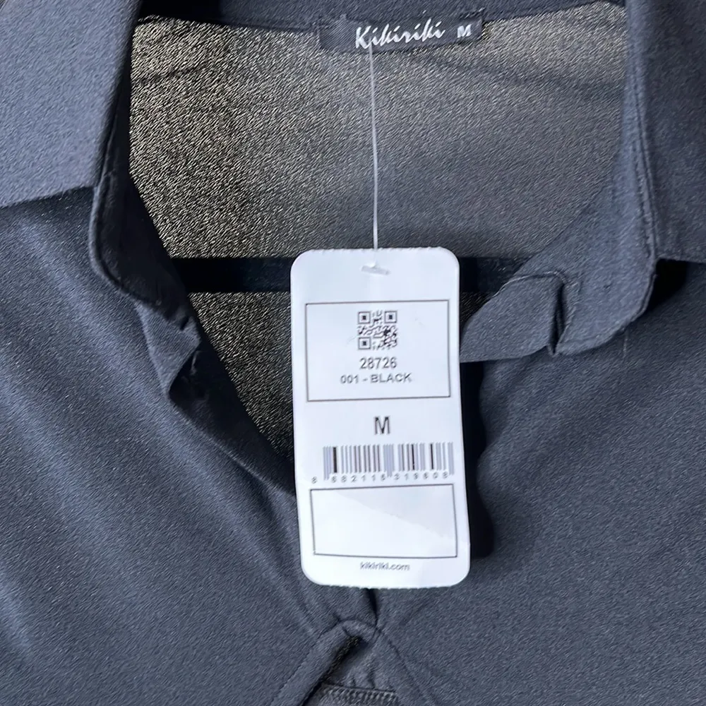 Black crop top with underwire NWT size medium - Image 2