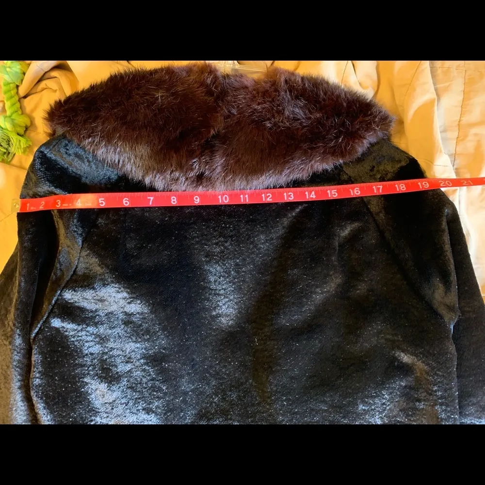 Vintage 60’s velvet jacket with fur collar. Size M Size M - Image 5