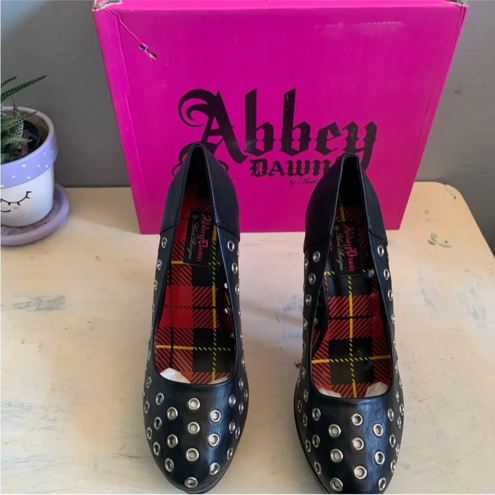 Abbey Dawn Black Studded Women's Heels Size 6 - Image 4