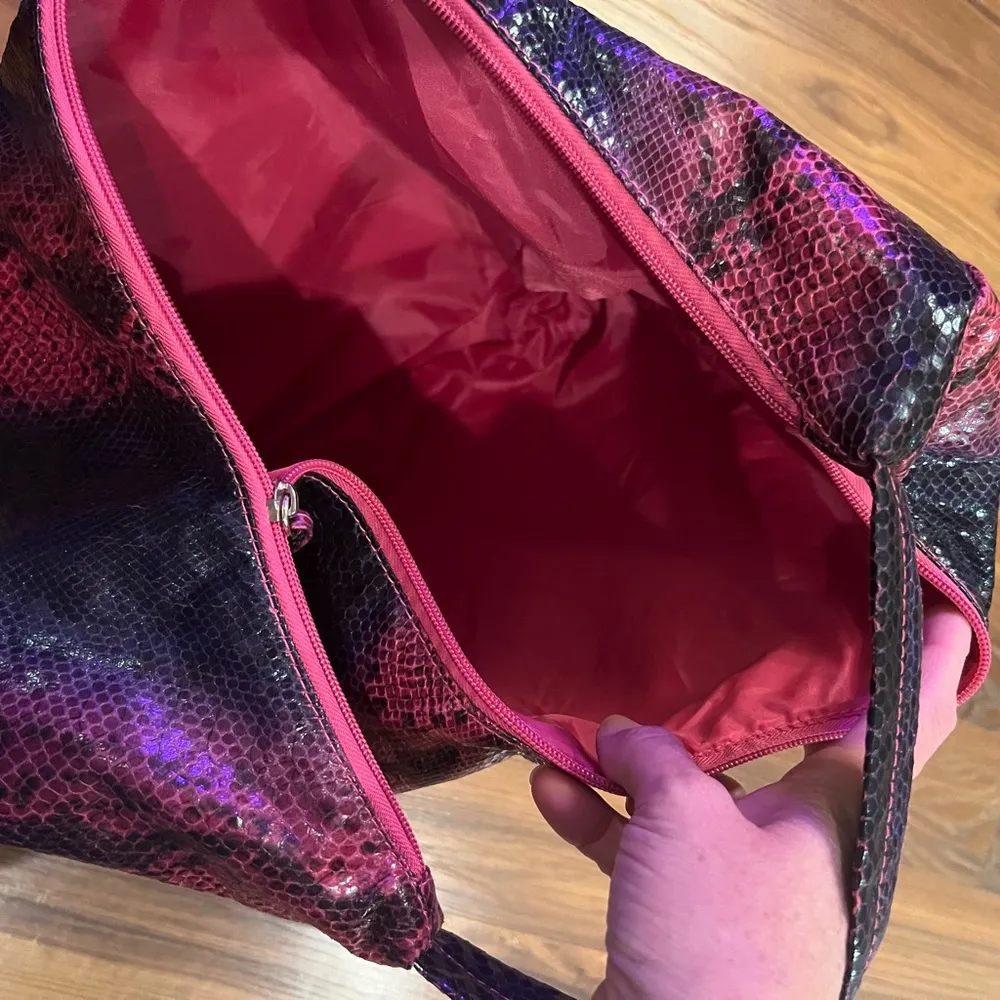 Faux snake skin pattern purple pink shoulder purse - Image 3
