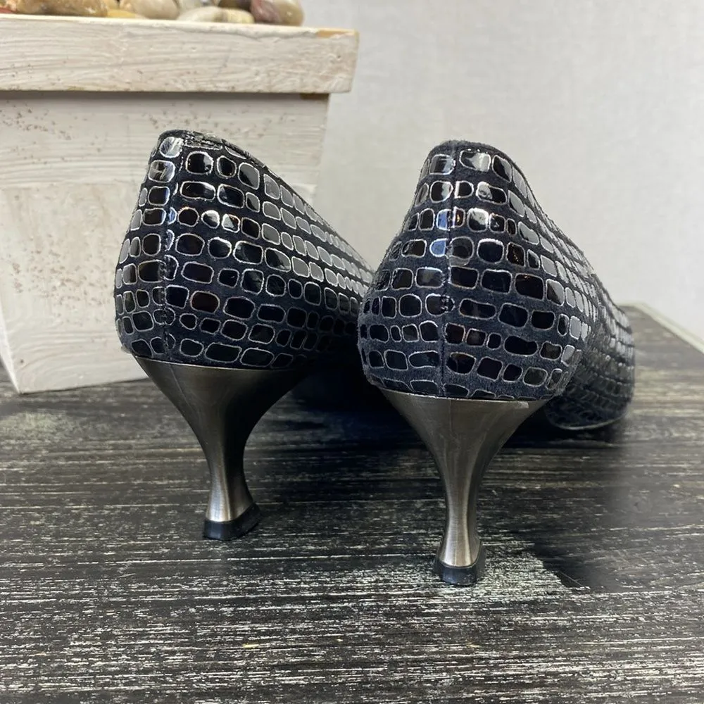 Stuart Weitzman Black & Silver Print Point Toe Pump Kitten Heel Shoes 
7.5 - Image 3