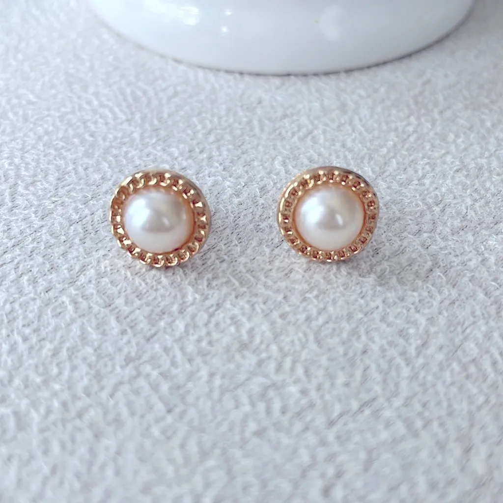 Gold + pearl studs - Image 4