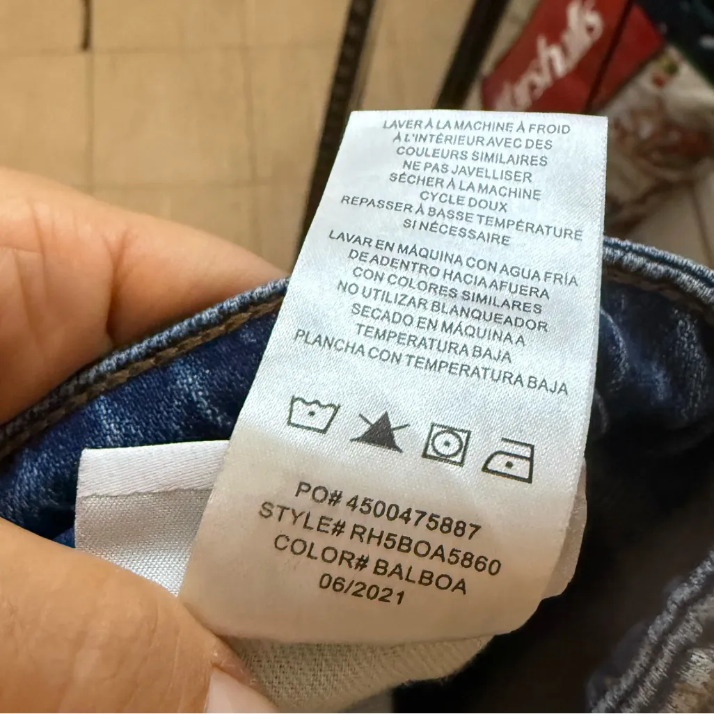 Joe’s JeansNiki Mid Rise Boyfriend Distressed Jeans in Balboa Wash - Image 5