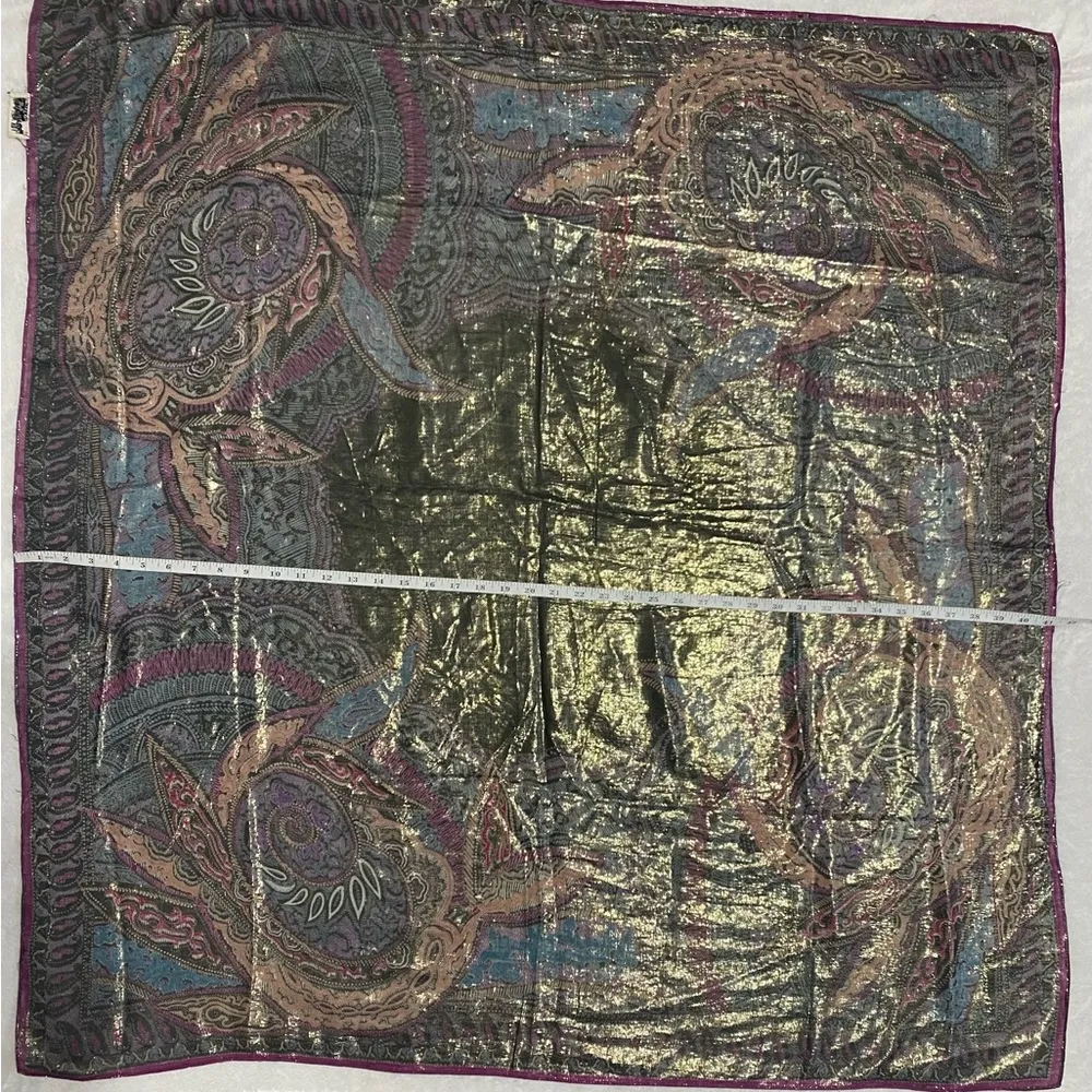 Oscar De La Renta Scarf made in India. Multi Colored with metallic threading - Image 7