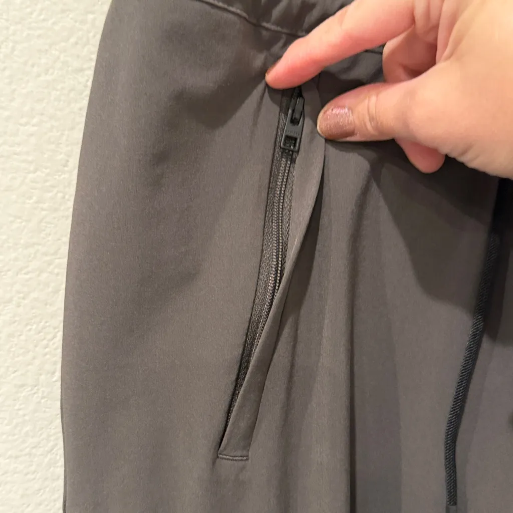 Athleta Sutton Charcoal Cargo Jogger Six Pocket Pants Size 0 - Image 5