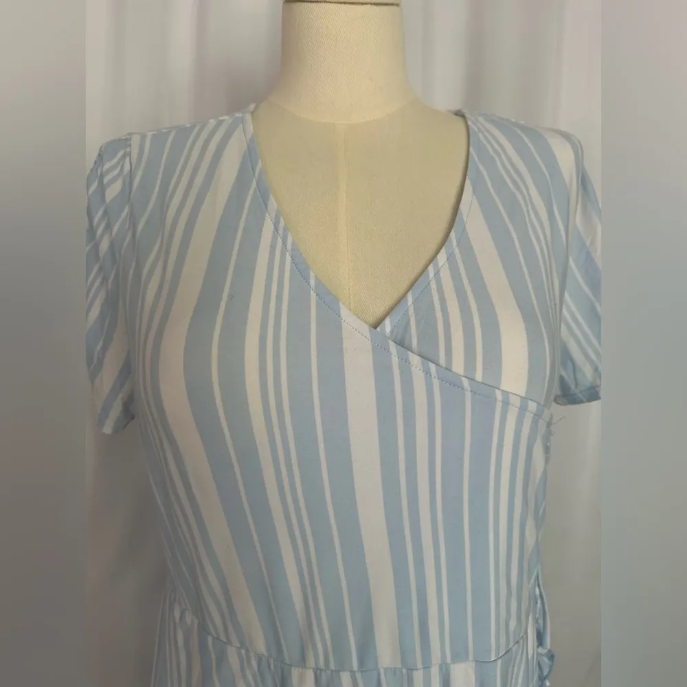 No Boundaries Juniors Wrap Dress (637) - Image 10