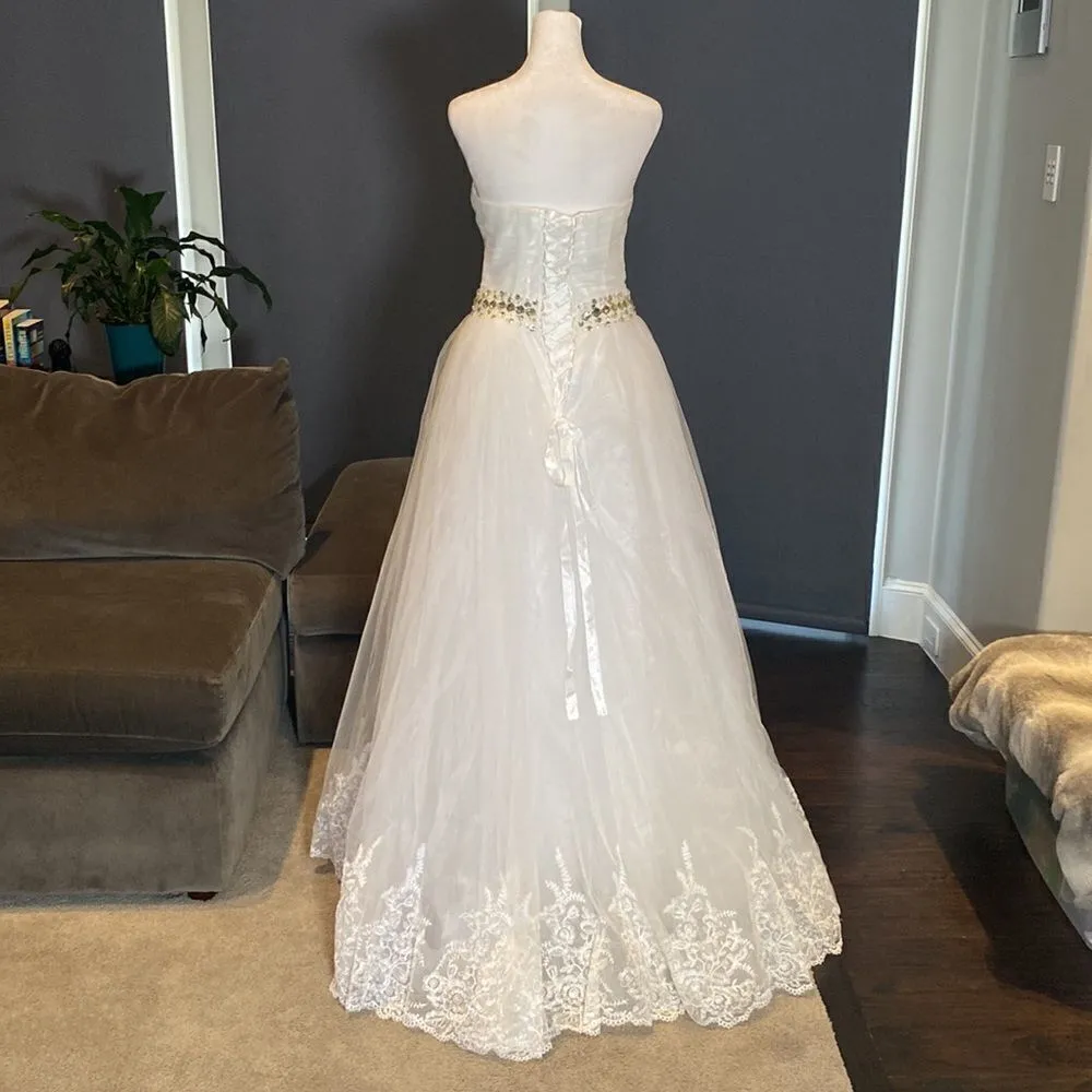Women’s White Wedding Dress Sleeveless Corset Back Silver Beading Size 6 NWOT White - Image 6