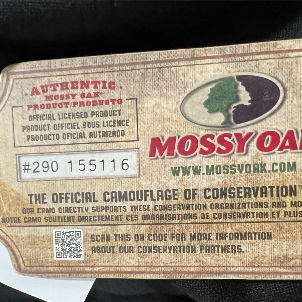 Women’s large mossy, oak, black, and pink with American flag - Image 6