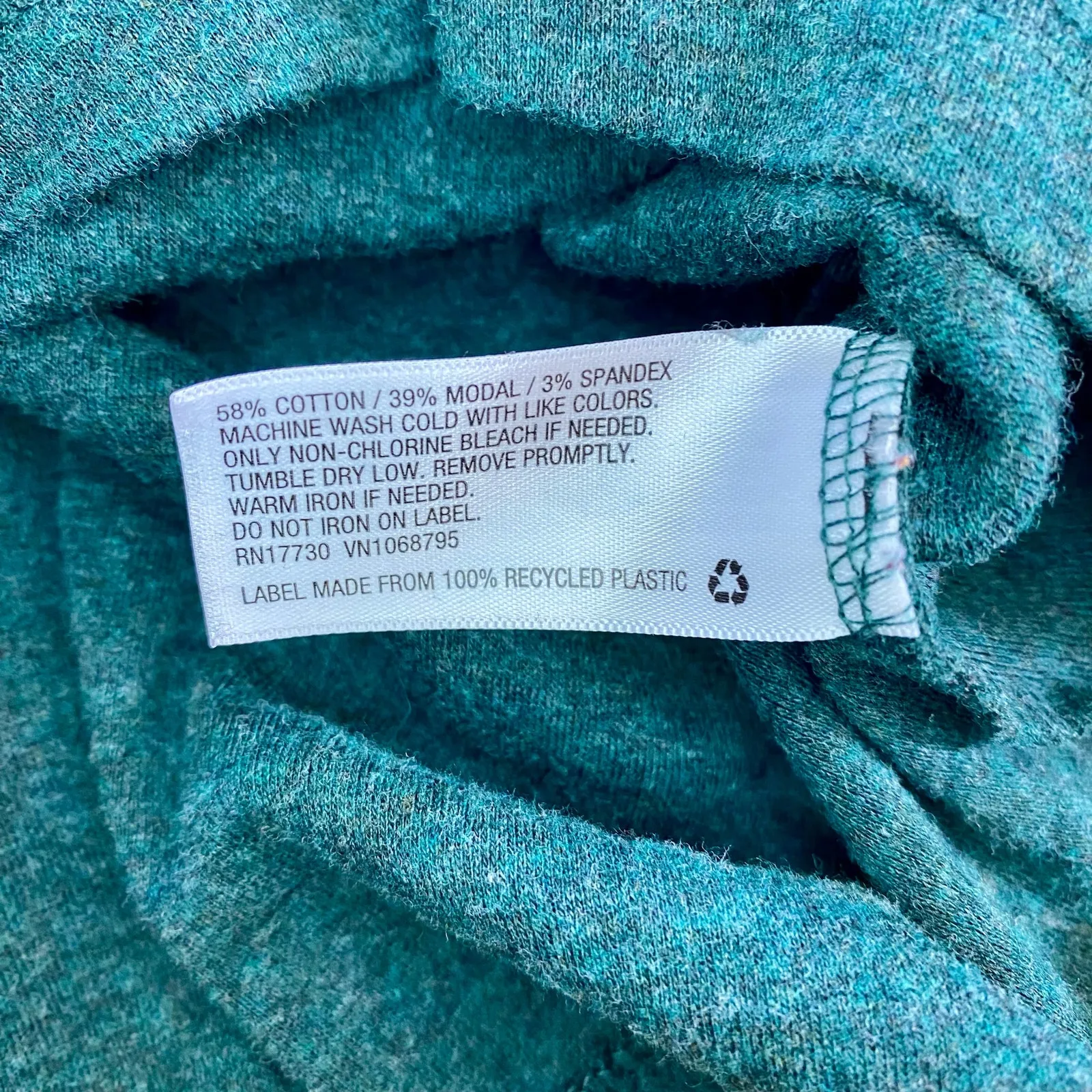 A New Day Green Christmas Holiday Graphic Shirt Womens Small - Image 15