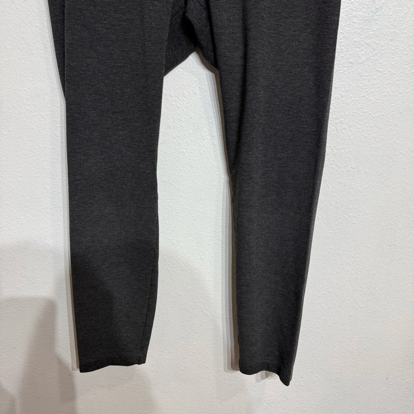 White House Black Market Gray Runway Leggings Sz 16 - Image 4