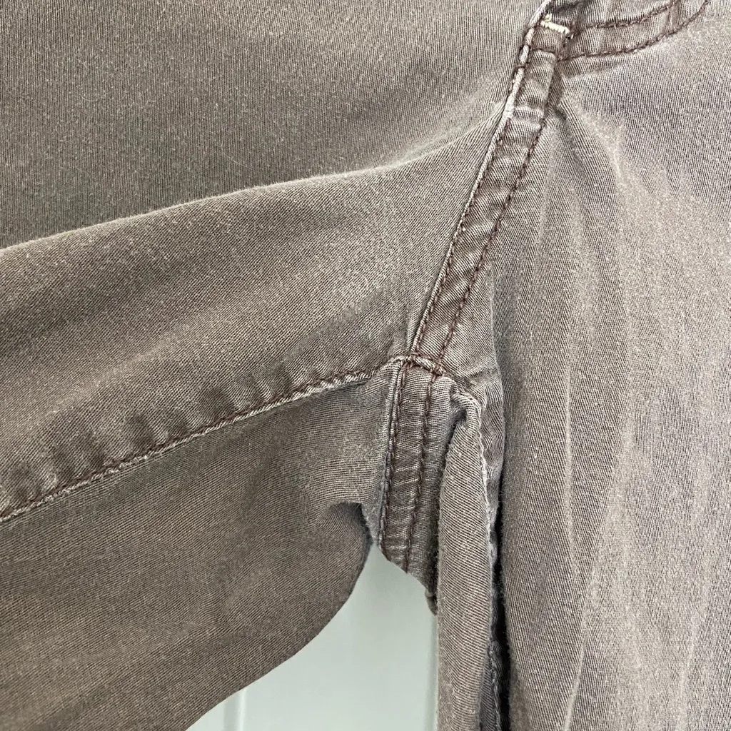 OTB women’s brown khaki cargo long shorts casual relaxed spring summer size 9/10 - Image 3