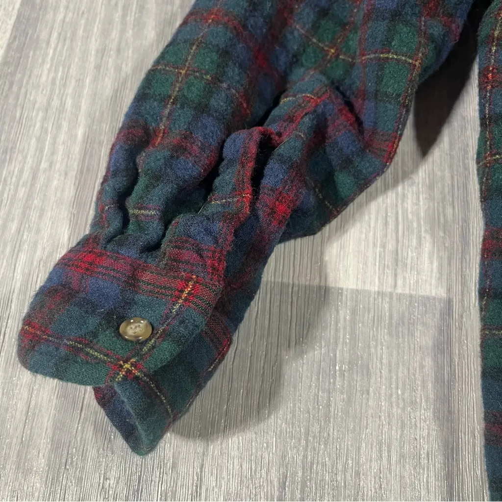 Pendleton Plaid Green and Red Women’s Shirt; Large Long - Image 10