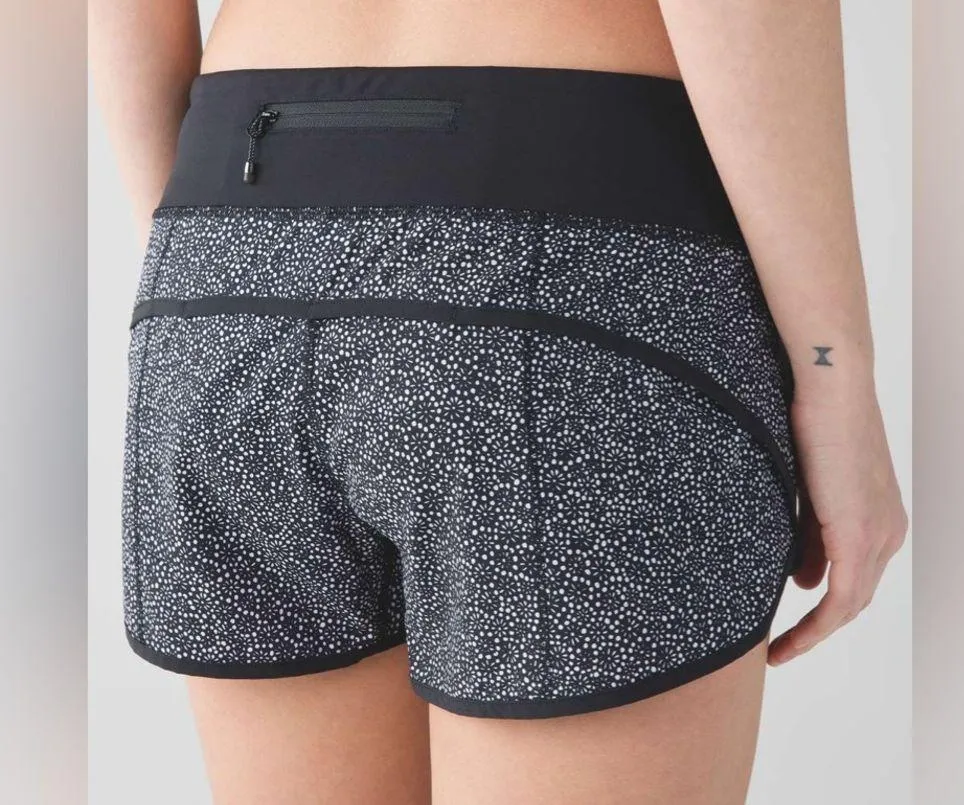 Lululemon Speed Short 4-way Stretch 2.5" Freckle Flower Black White/Black W7A19S - Image 6