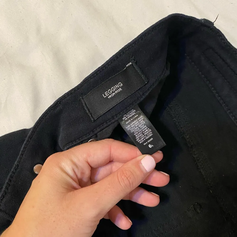 Express Distressed High Rise Legging - Image 4