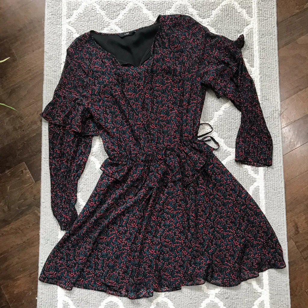 Revolve List holiday ruffle cinch waist dress sm. - Image 3