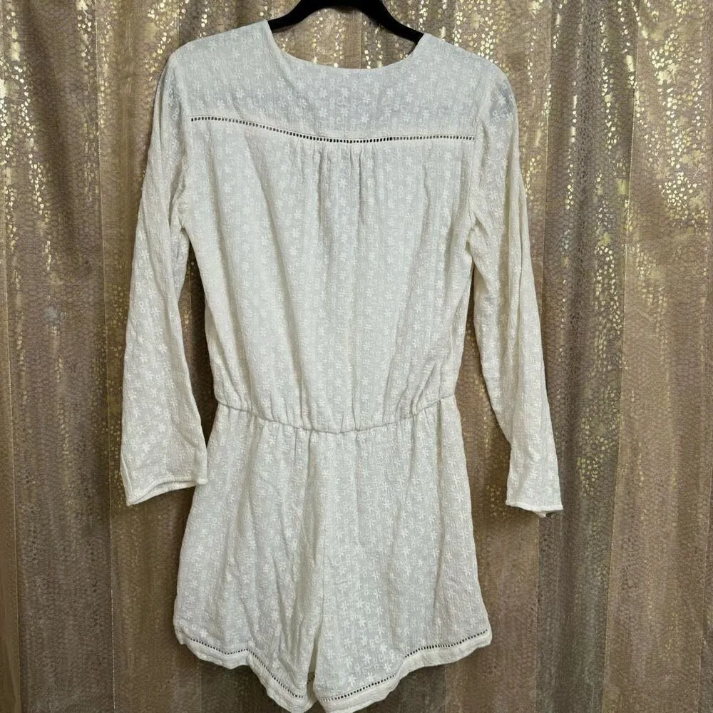 WAYF White Long Sleeve Lattice Trim Floral Eyelet Shorts Romper Small - Image 2