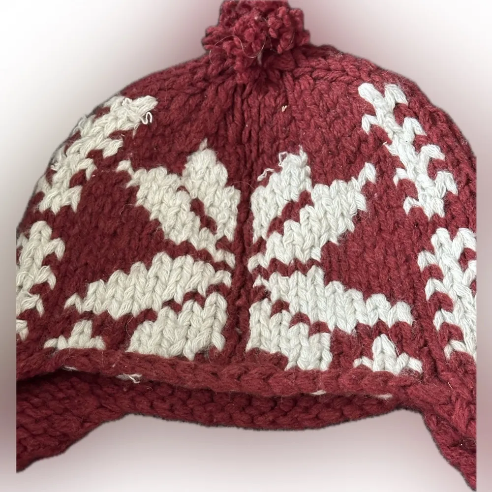 Hand knits Nordic hat and mittens - Image 3