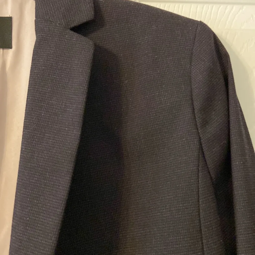 Ann Taylor size 2P blazer excellent condition length 22” bust 28” see all photos - Image 3