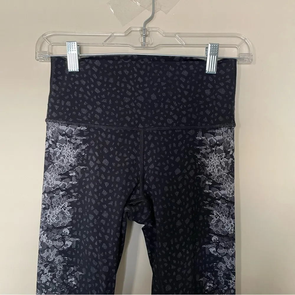 Lululemon Ice Gray Black Overlace Wunder Under High Rise 28" Tights Leggings - Image 6