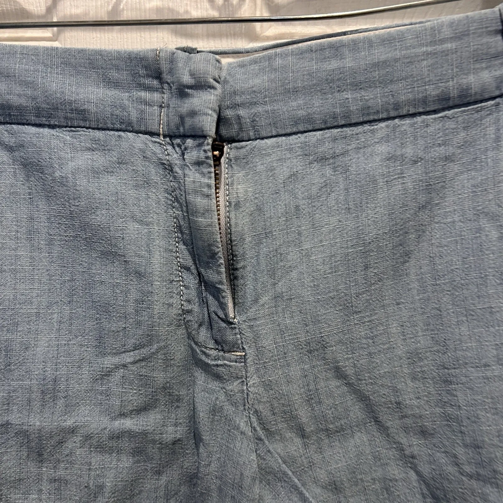 J.Crew Women's Size‎ 12 Light Blue 100% Cotton Chambray Shorts 5 In Inseam - Image 3