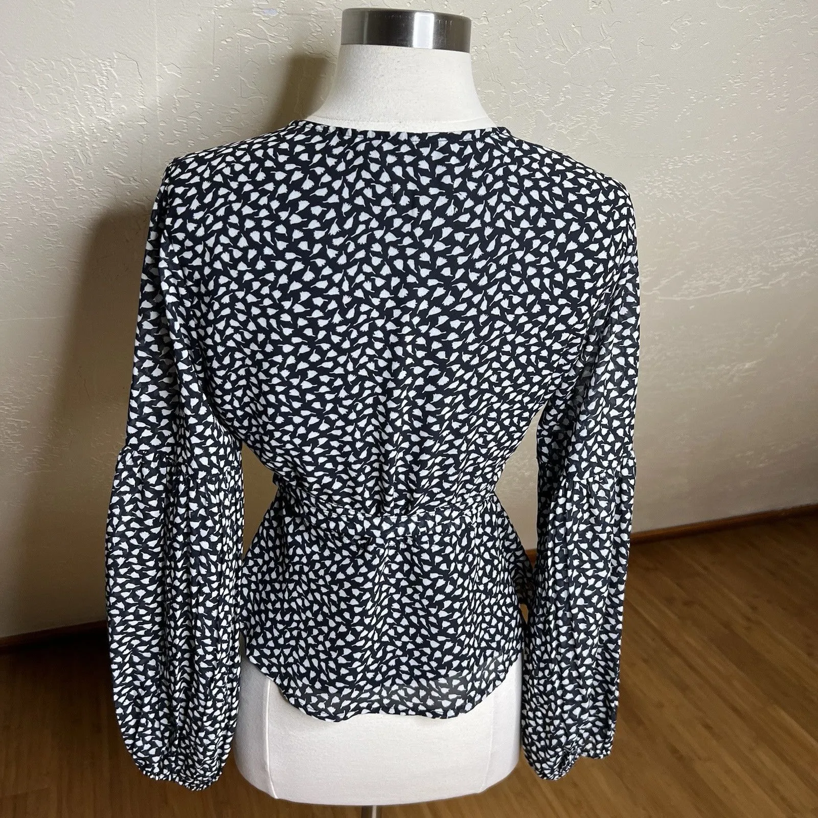 Anthropologie Porridge Blouse Womens Small Black White Print Wrap Tie - Image 9