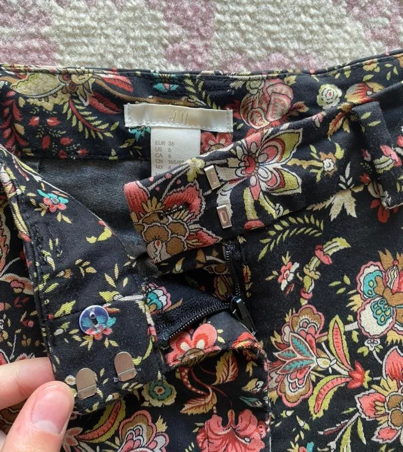 H&M Patterned Slacks - Image 4