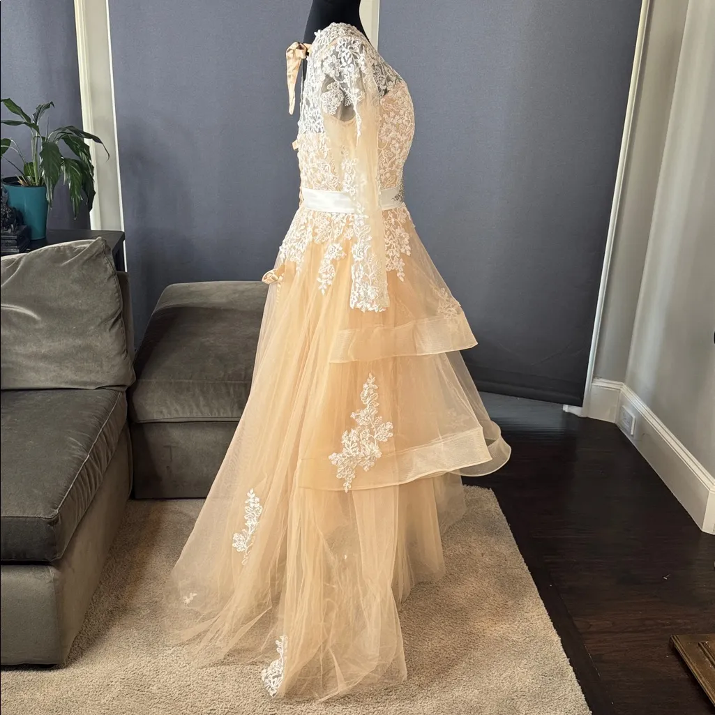 Women’s Long Sleeve Lace Appliqué Formal Gown Ruffles Corset Back Size 14 - Image 4