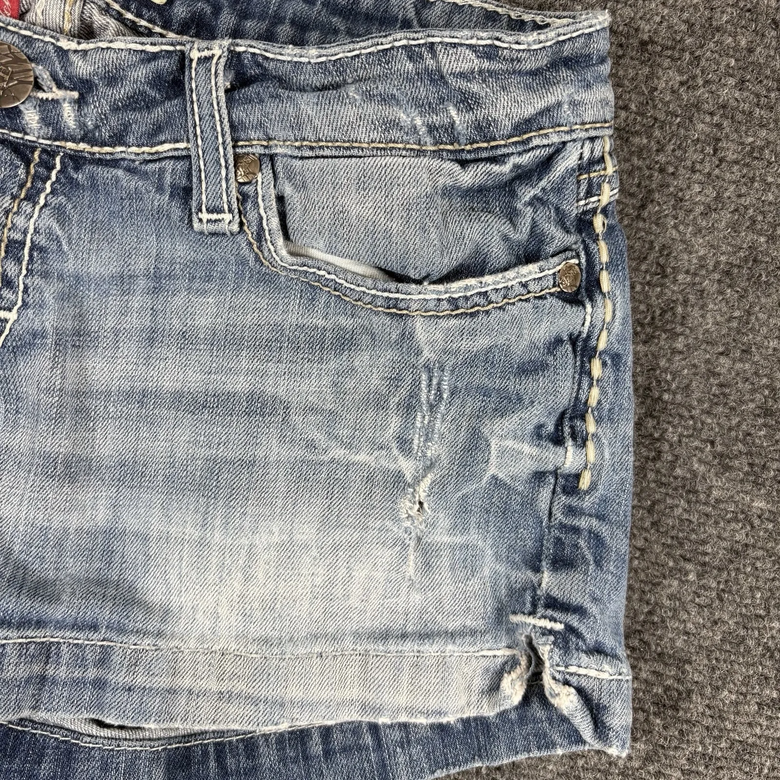 BKE BUCKLE Jean Shorts Womens 28* Blue Sarah Stretch Zip Cut Off Distressed - Image 5