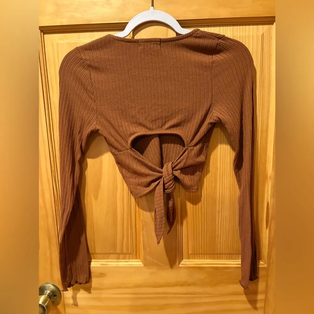 Altar'd State crop tops “Find Your Bow Cropped Open Back Tank," size S - Image 2