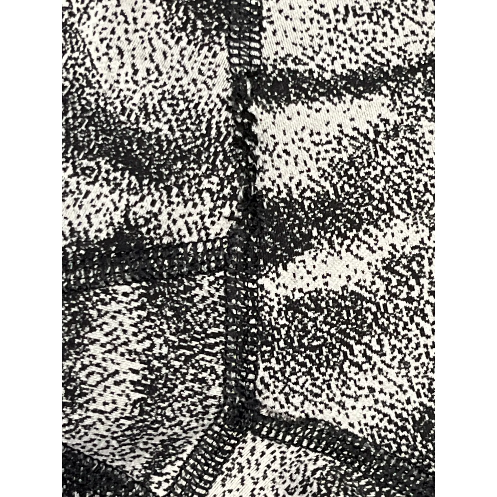 Lululemon Cloud Gray Pattern Crop Leggings Size 6 Mesh Inset Run Yoga Black - Image 8