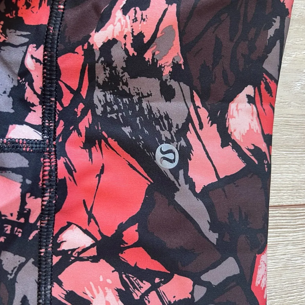 Lululemon X Soul Cycle Collab High Waisted Abstract Leggings SIze 6 - Image 5