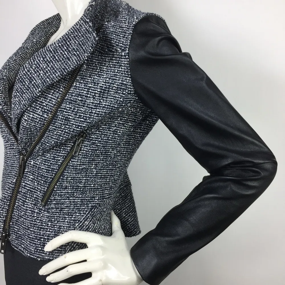 Theory Tweed Moto Jacket Kinde
Leather Sleeves Asymmetric Zip Size 2 - Image 13