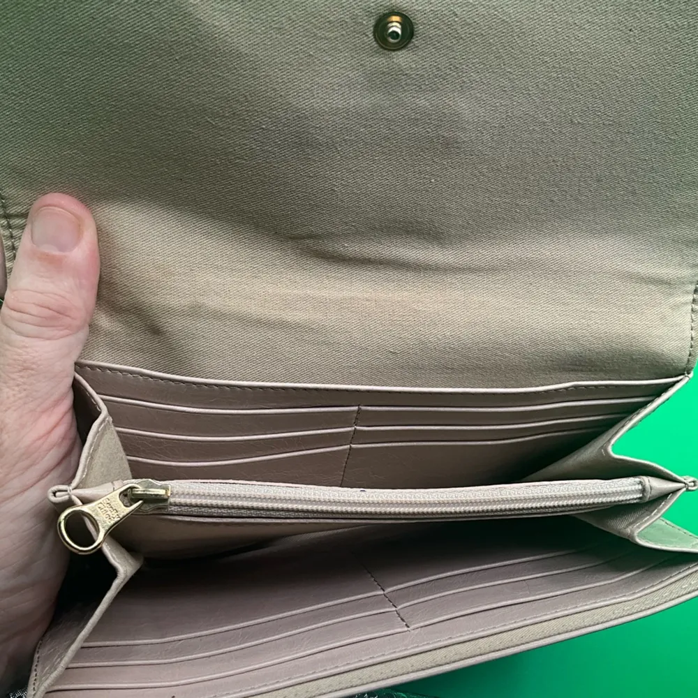 A Very Rare HTF Beige See By Chloe Snap Leather Wallet - Image 5