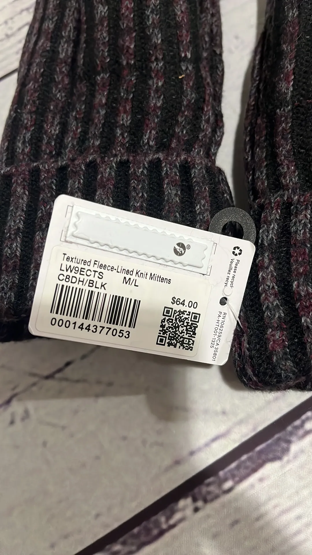 Lululemon Textured Fleece-Lined Knit Mittens Sz M/L. - Image 4