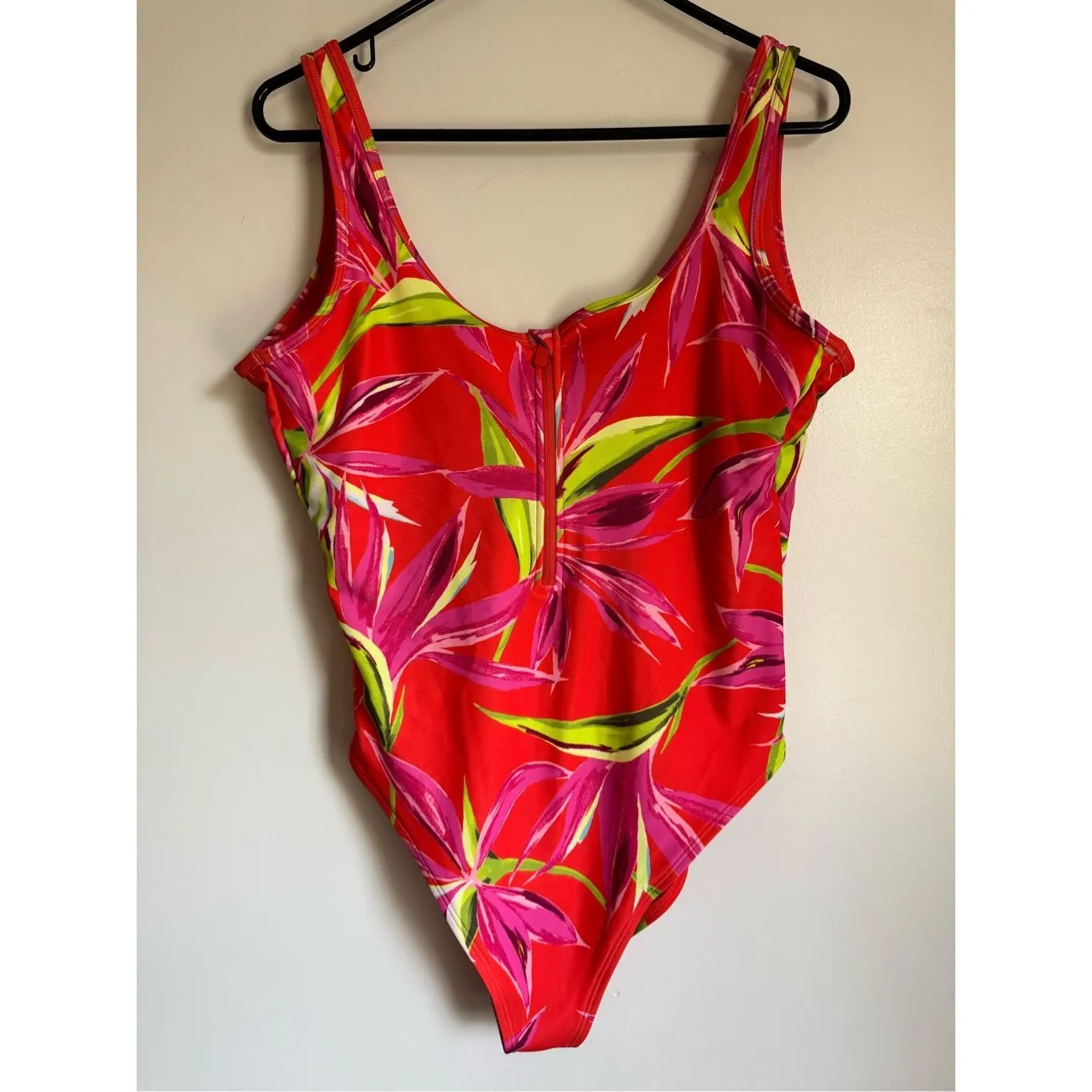 Old Navy Womens Red Floral Half Zip One Piece Swimsuit sz L Vacation Beach‎ - Image 4